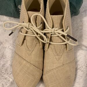 TOMS Women's Cream Wedge Ankle Boots